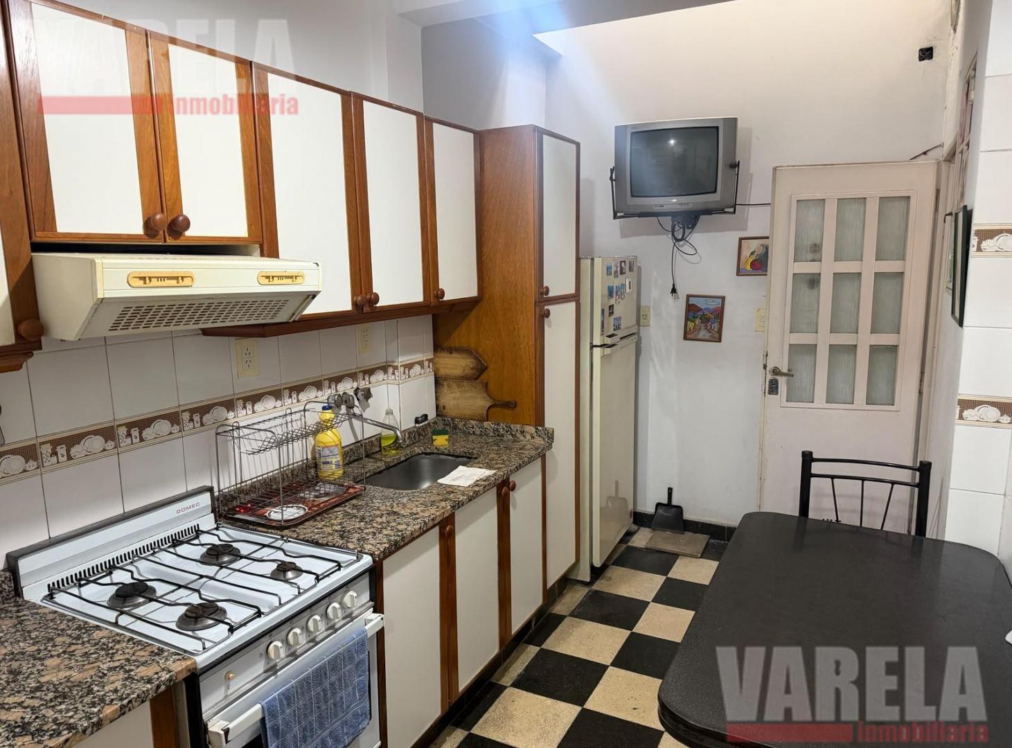 Foto de PH en Venta 3 amb. con 2 Patios en Villa del Parque u$s 125.000, imagen 4