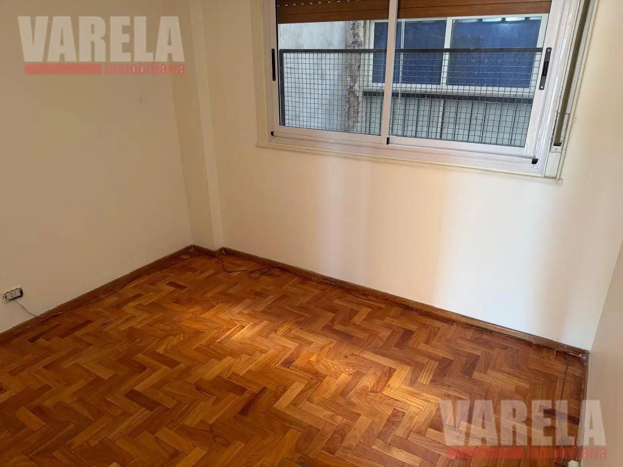 Departamento en Alquiler 4amb.c/Balcon Av.Angel Gallardo 600.Piso7°Alquiler$1.500.000 Exp.$ 250.000 5