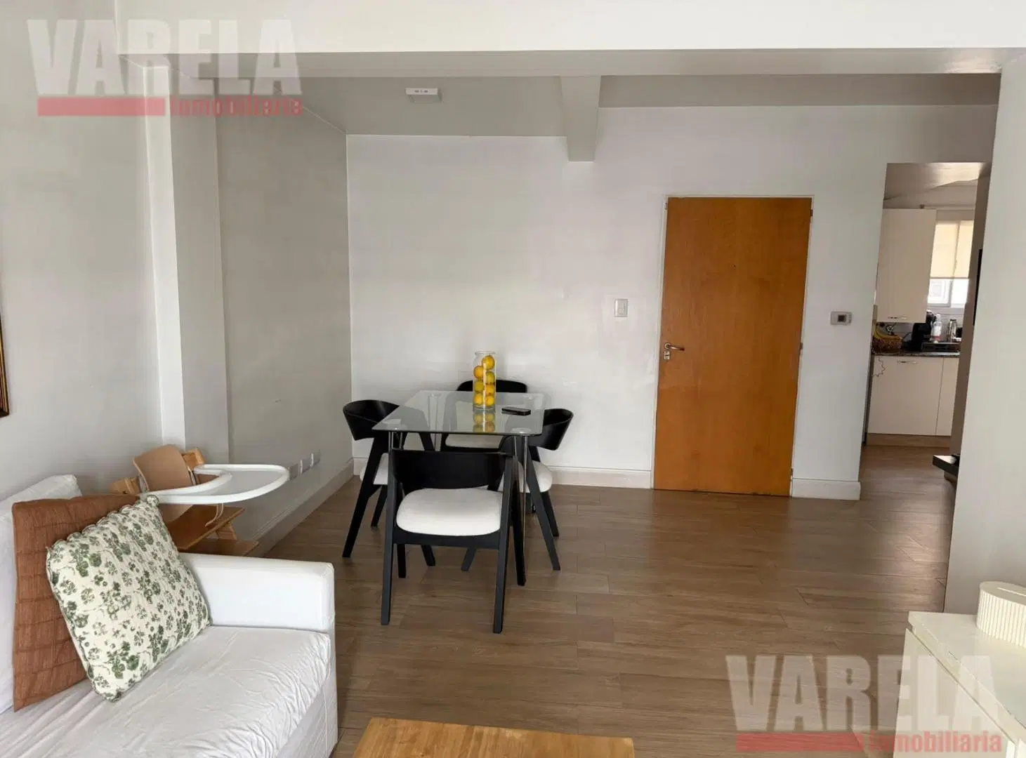 Departamento en Venta Piso 10° Al frente Semi Piso 3 amb c/Cochera fija u$s 165.000 5