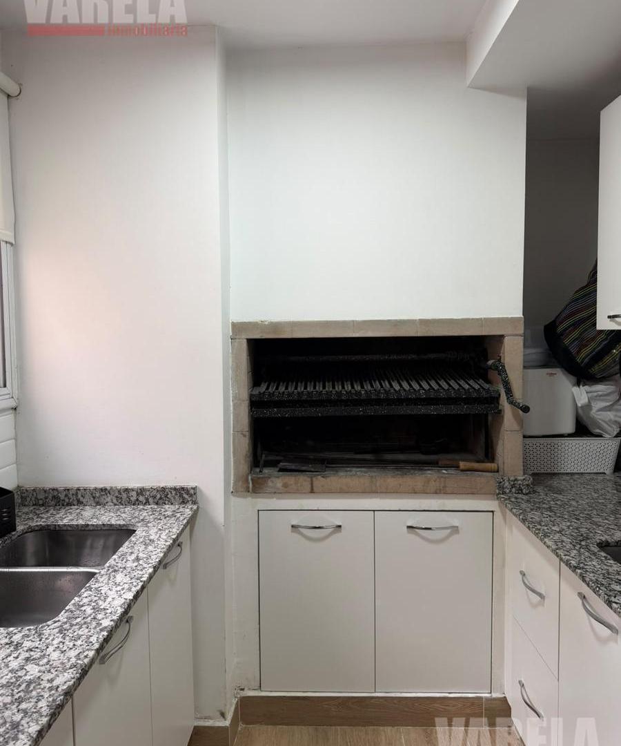 Foto de RETASADO! Departamento en Venta Piso 10° Al frente Semi Piso 3 amb, imagen 4