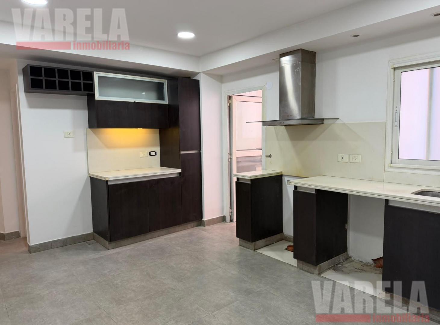 Foto de Departamento en Venta 4 amb al frente c/Balcón 2 cocheras Villa Urquiza, imagen 3