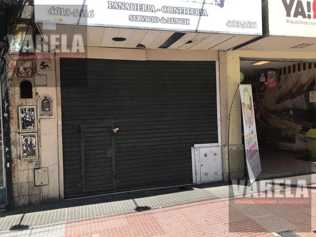 Local Alquiler $2.400.000 Av. Rivadavia 7000 a mtrs. de Plaza Flores. Varios rubros. Sin Exp. 2