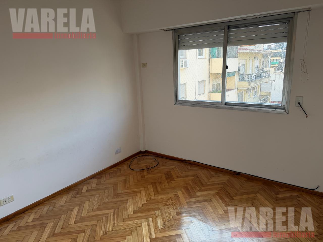 Foto de Departamento 3 amb contrafrente Guayaquil 400 Piso 6° en Alquiler, imagen 1