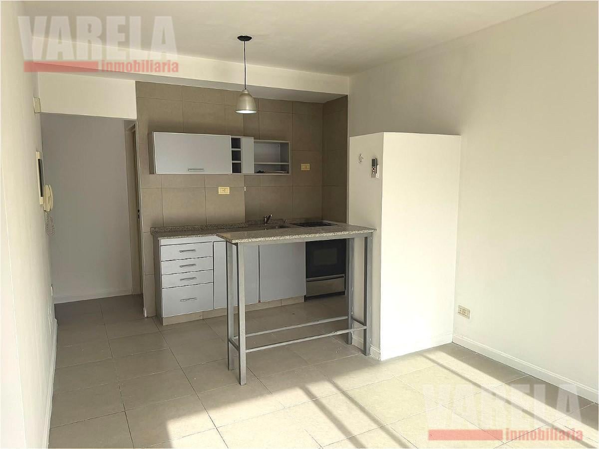 Foto de Departamento en Alquiler en V.Puerreydon Monoambiente al frente, imagen 1
