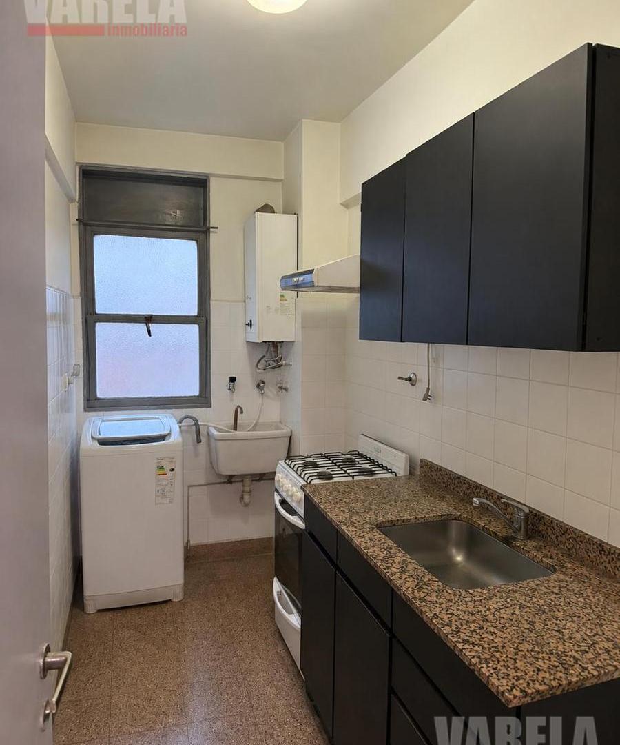 Foto de Departamento en Alquiler 2 amb. Maza 1100 Piso 3° Al frente c/Balcón, imagen 5