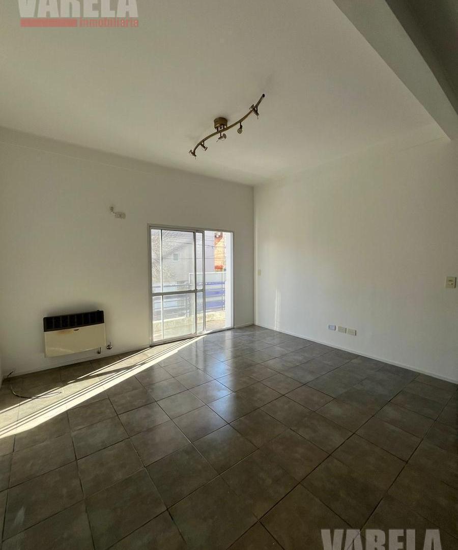 Foto de LEER EL AVISO-Ph en Venta 2 amb c/Terraza Propia y Balcón 1°Piso x Esc, imagen 3