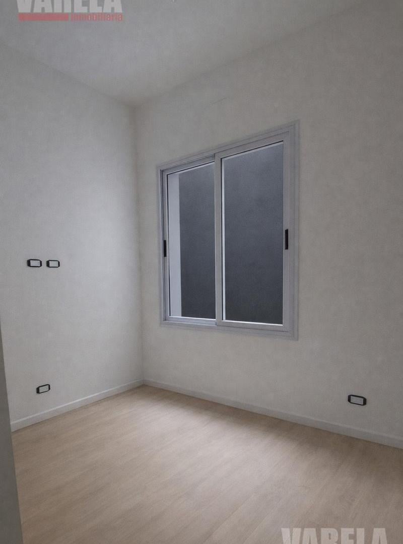 Foto de PH de 4 ambientes con Terraza y 3 baños Reciclado a nuevo! u$s 140.000, imagen 2