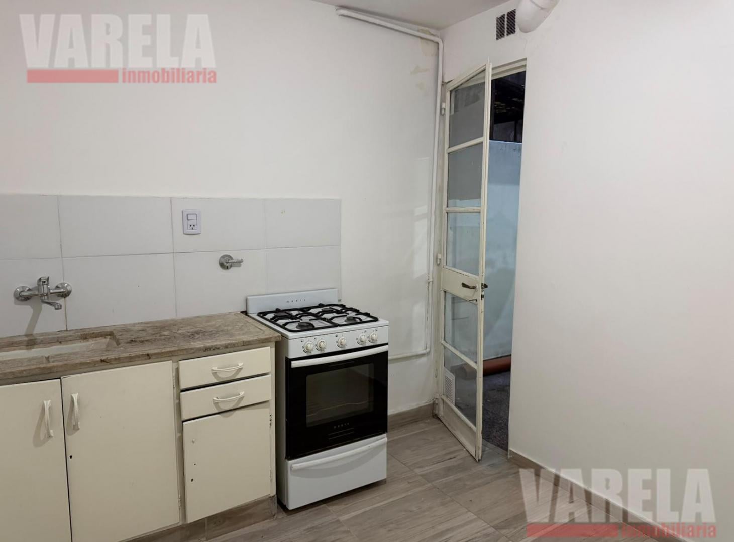 Foto de Departamento en Alquiler Monoambiente en c/ Patio en Planta Baja, imagen 5