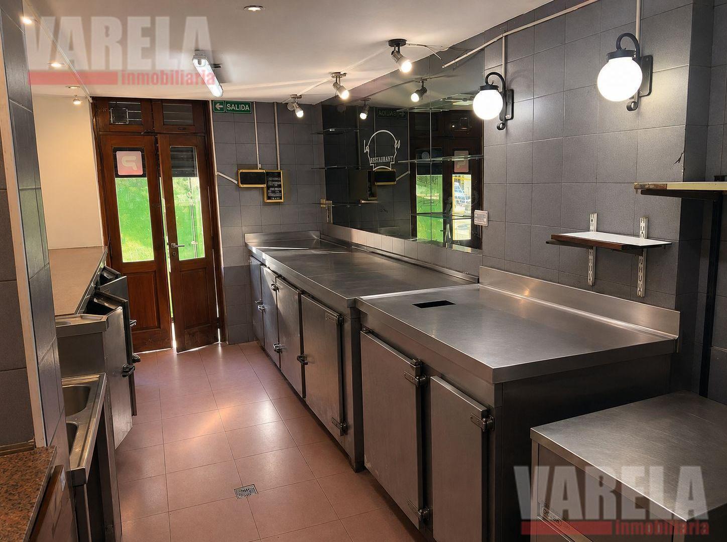 Foto de Local Apto Todo Rubro - Ideal Gastronomia 150mts - Av. Angel Gallardo, imagen 4