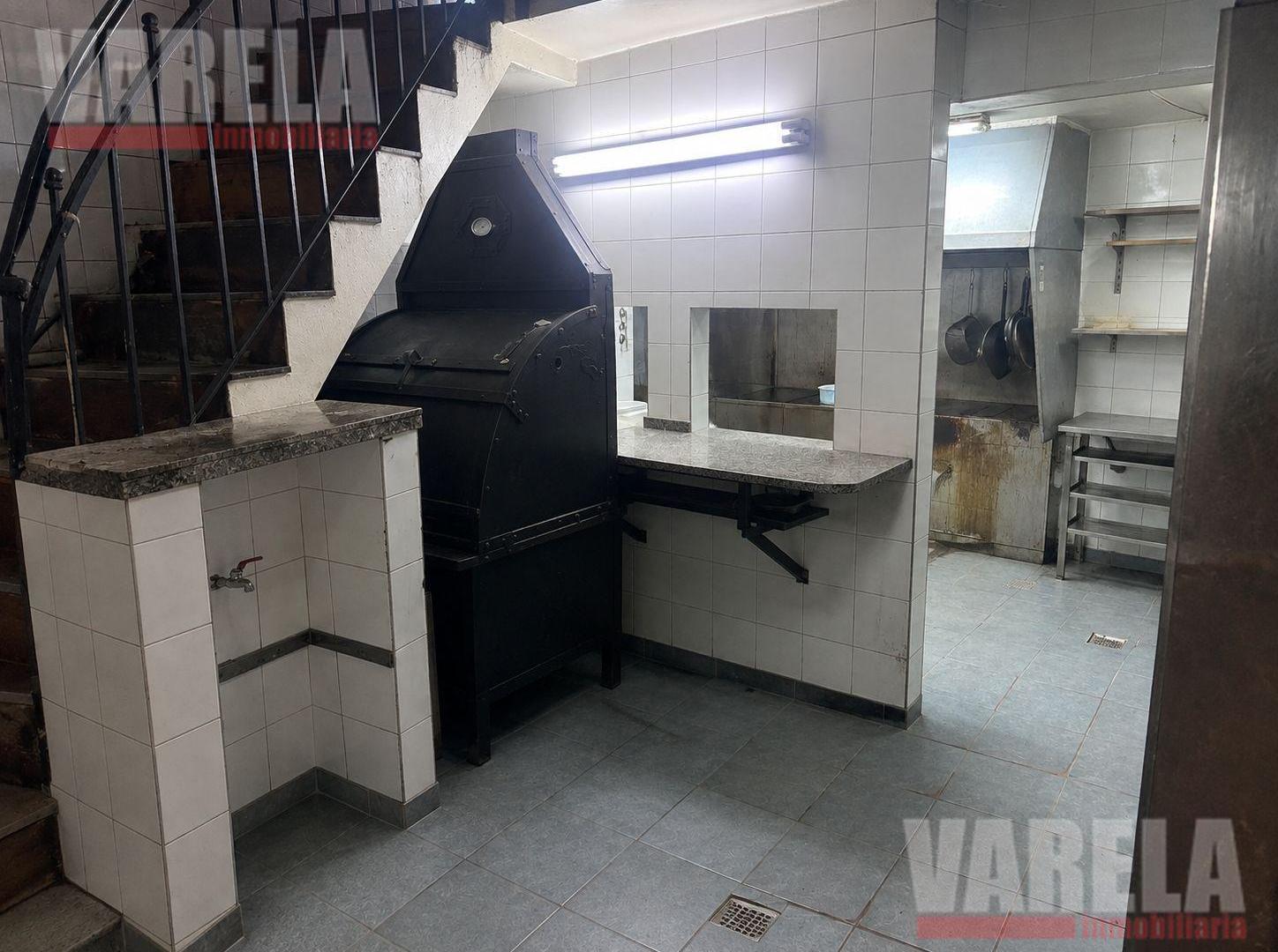 Foto de Local Apto Todo Rubro - Ideal Gastronomia 150mts - Av. Angel Gallardo, imagen 1