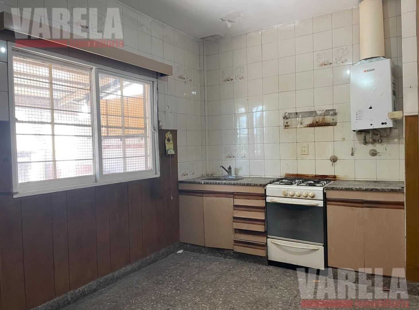 Foto de PH 3 amb. 1° Piso x Escalera c/Patio y Parrilla en Gregorio Laferrere, imagen 4