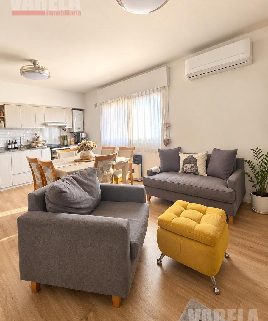 Foto de PH en Venta Yerbal al 6000 - 4 amb 1° Piso por Escalera con balcón y, imagen 1