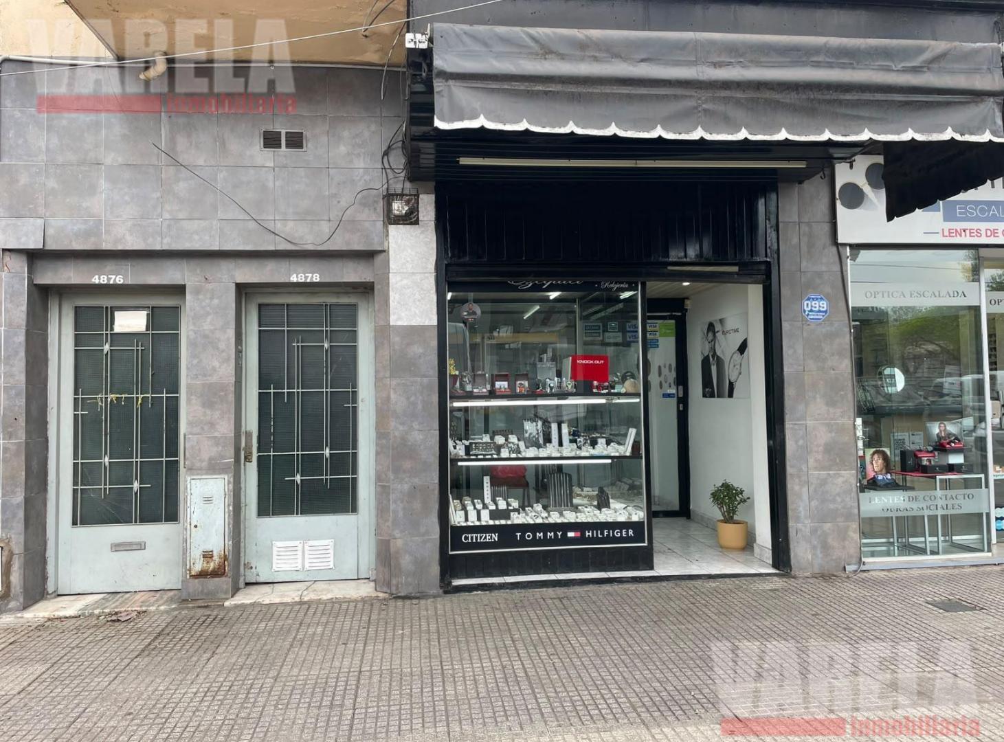 Foto de Local en Venta Ideal Deposito doble Altura Av.Eva Perón 4800 Parque, imagen 1