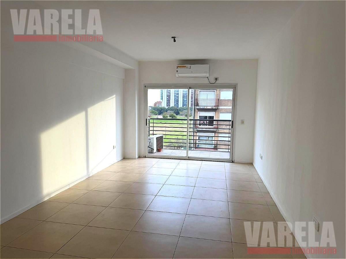 Foto de Departamento en Alquiler Monoambiente al frente c/Balcón Entre Rios, imagen 2