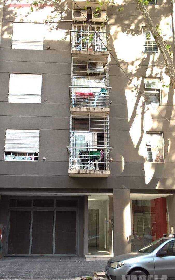 Foto de Cochera en Venta en Villa Crespo. Lavalleja al 500. u$s 18.000, imagen 2