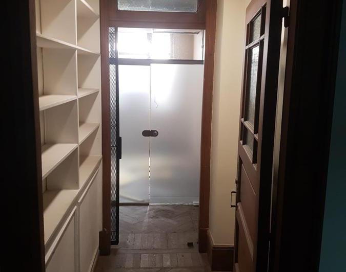 Amplia Oficina en edificio Señorial en Microcentro 5
