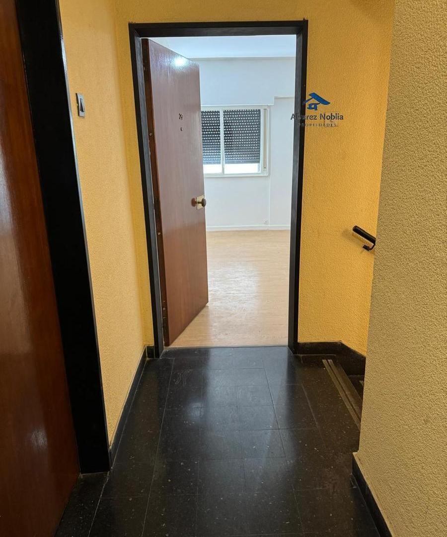 Foto de Oficina Alto Amplia recepcion, 2 despachos al frente todo luz y sol en, imagen 4