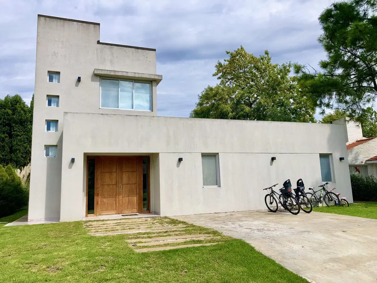 Los Cardales country club casa pileta parrilla jardín 3 dormitorios 4
