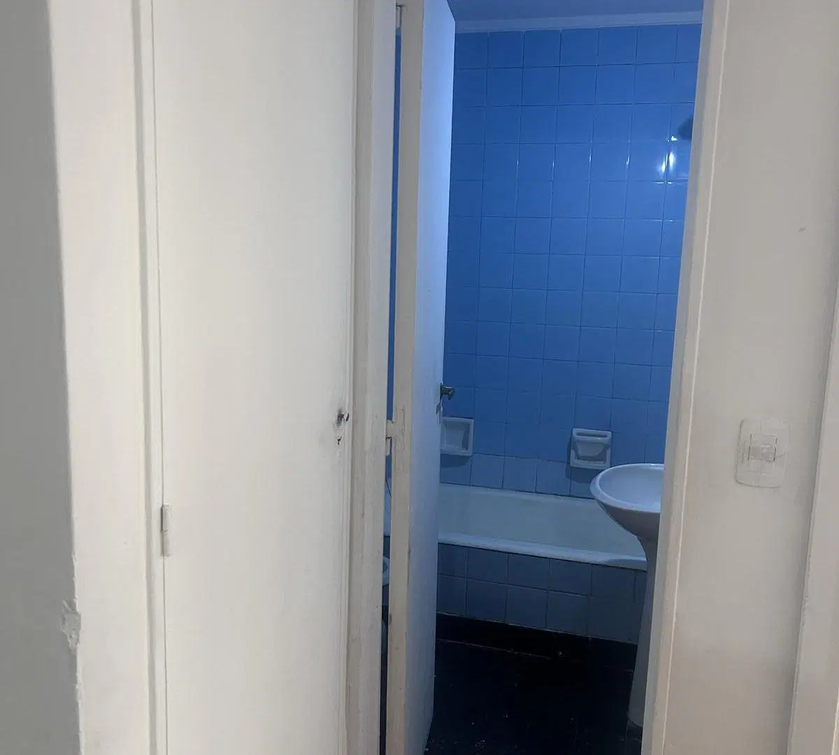 Departamento sobre Avenida Corrientes excelente ubicacion 2
