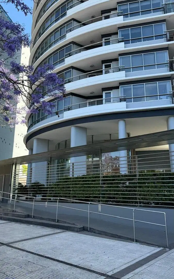 Departamento 3 Amb. Amoblado con cochera - Torre con amenities 2