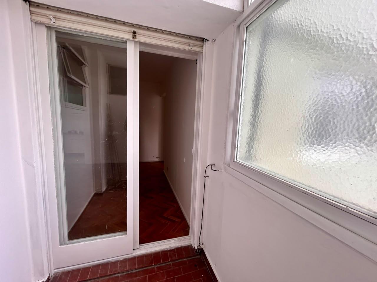 Foto de Departamento dos ambientes con patio cubierto en Coghlan, imagen 3