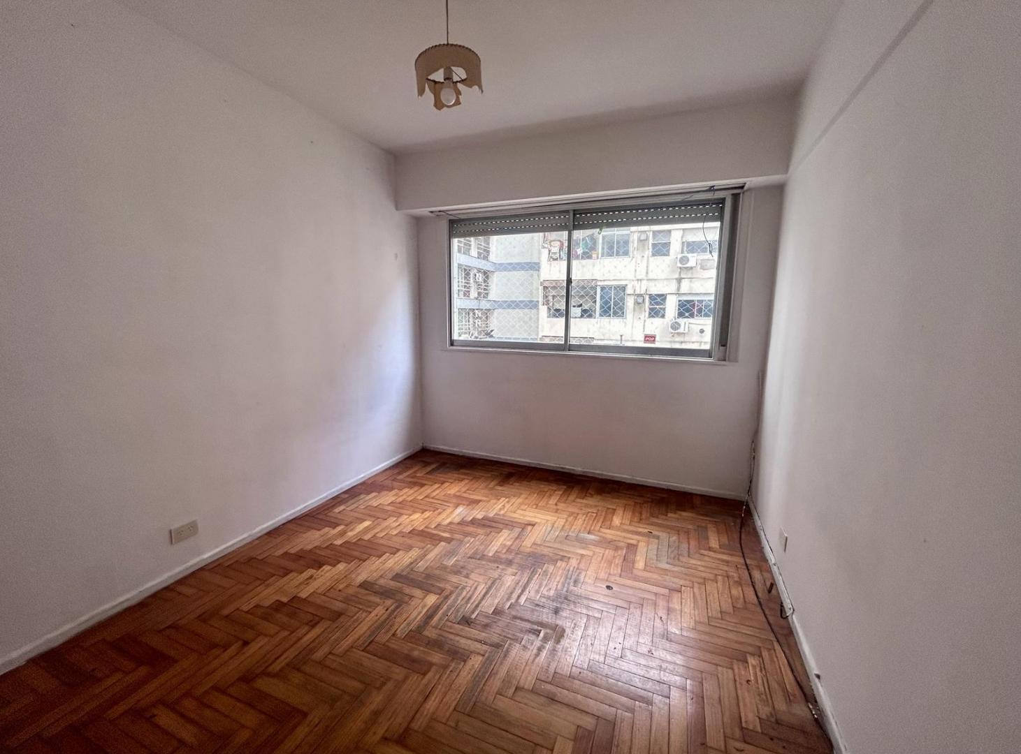 Foto de Departamento sobre Avenida Corrientes excelente ubicacion, imagen 1