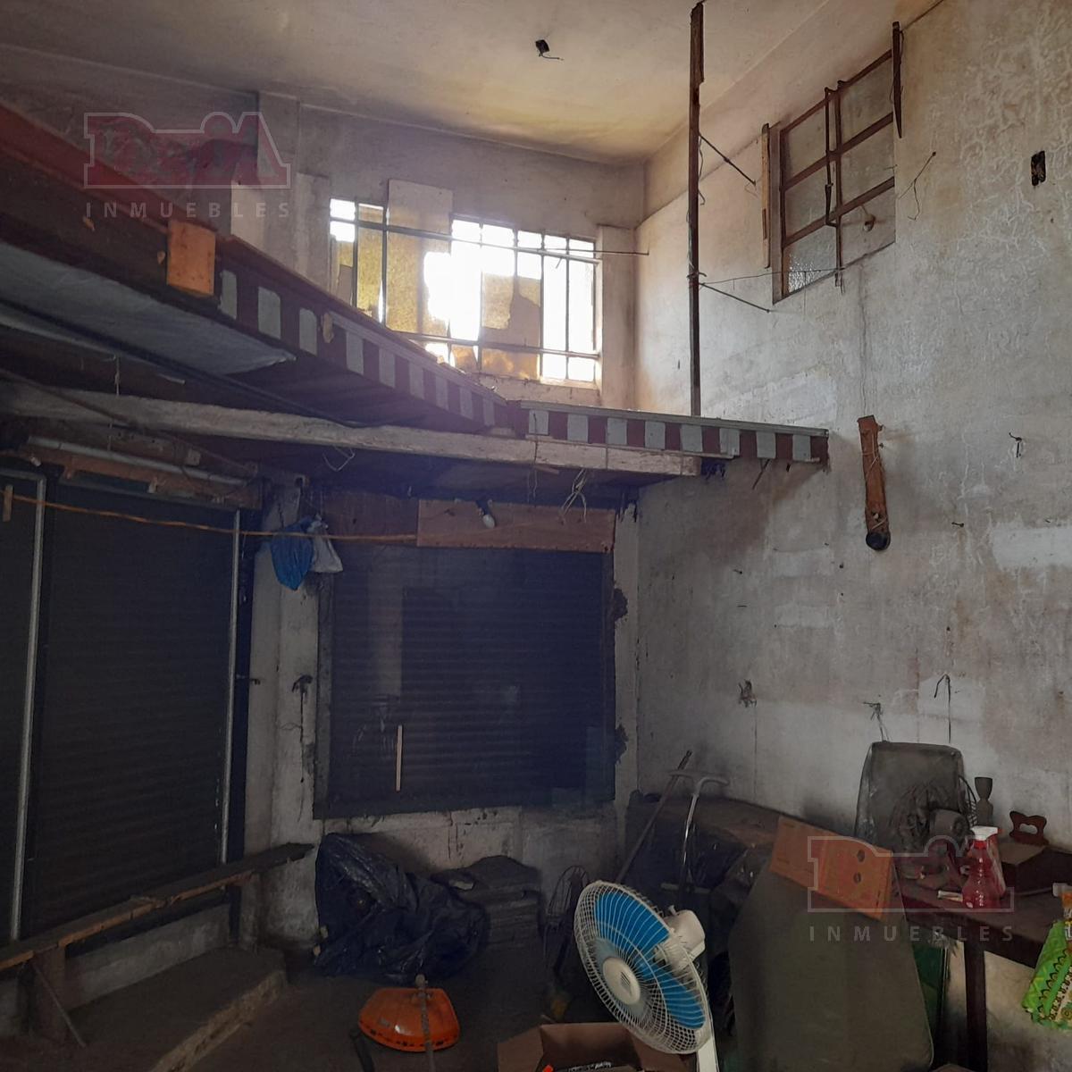 Venta - Casa y Local - A refaccionar - Chile 1700 - Valentín Alsina - Lanus