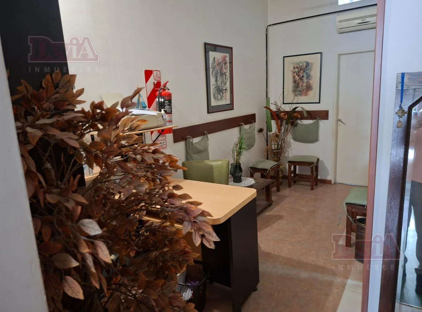Foto de Alquiler - Oficina - Consultorio - Departamento - Pasteur 700, imagen 2