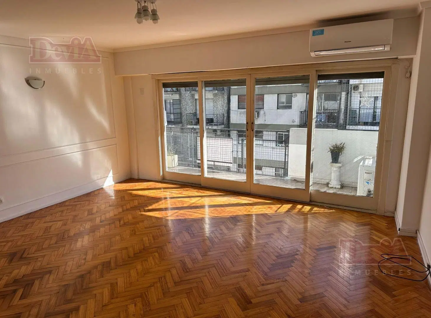 Venta - Departamento - 2 ambientes con dependencia - Aguero 1600 - Barrio Norte 2