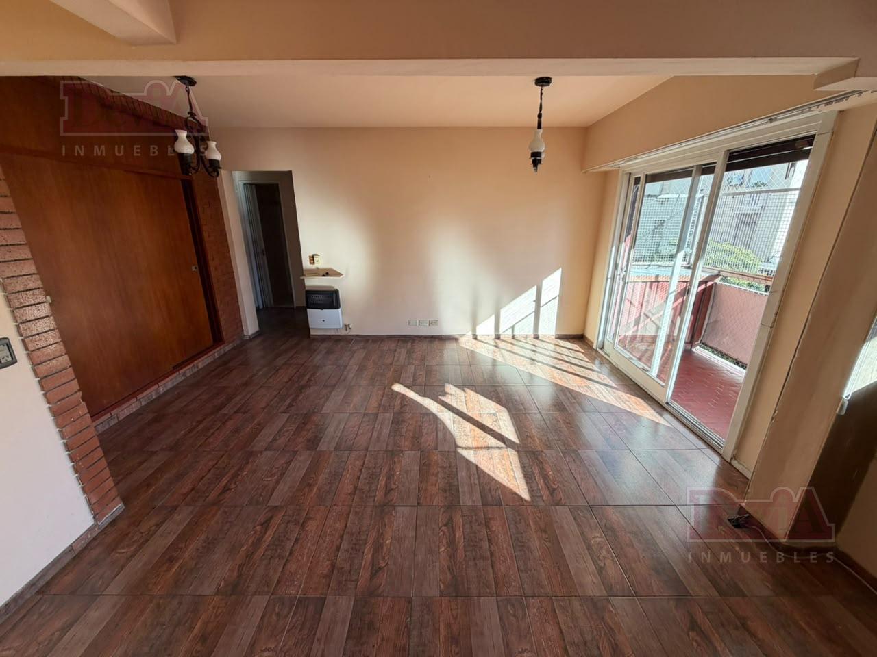 Foto de Venta - Departamento - 3 ambientes - Bartolome Mitre y Pasteur, imagen 1