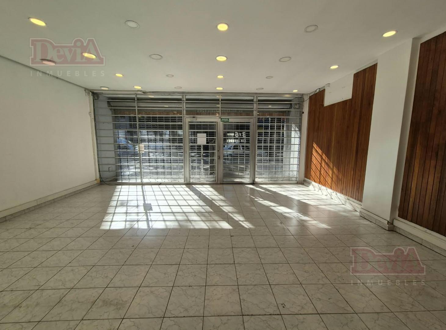 Foto de Local con oficinas en alquiler Saavedra Cap. Fed., imagen 1