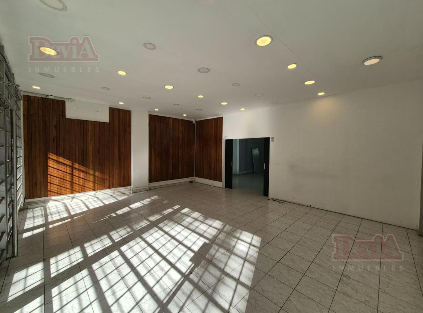 Foto de Local con oficinas en alquiler Saavedra Cap. Fed., imagen 3