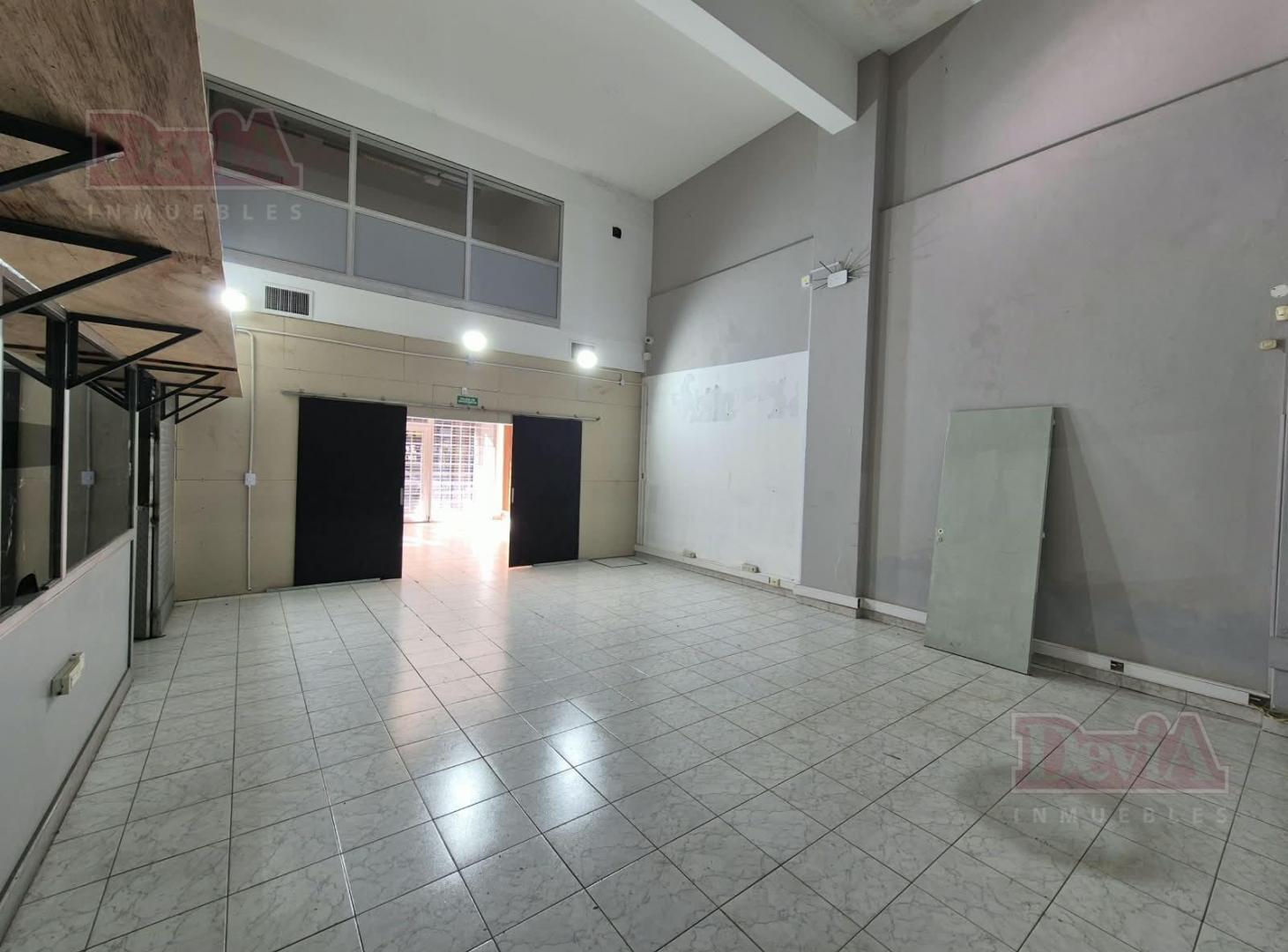 Foto de Local con oficinas en alquiler Saavedra Cap. Fed., imagen 2