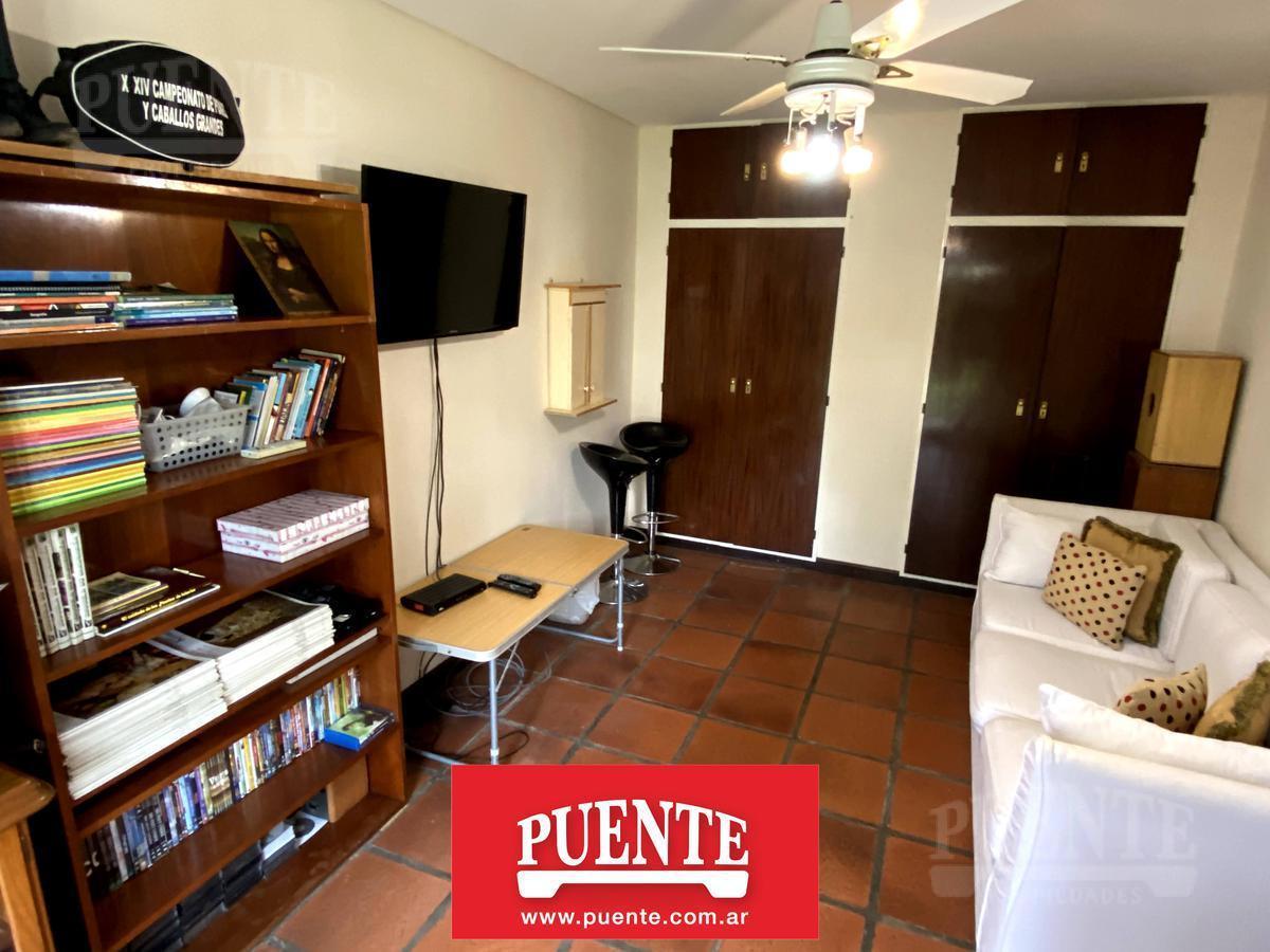 Foto de Importante Chalet en Venta en Monte Grande sobre lote de 1400 m2, imagen 3