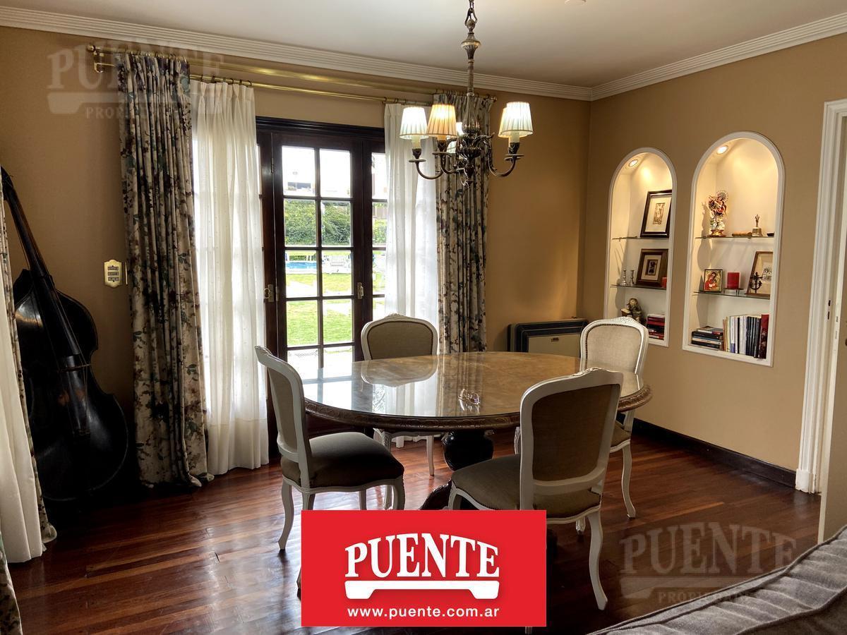 Foto de Importante Chalet en Venta en Monte Grande sobre lote de 1400 m2, imagen 2