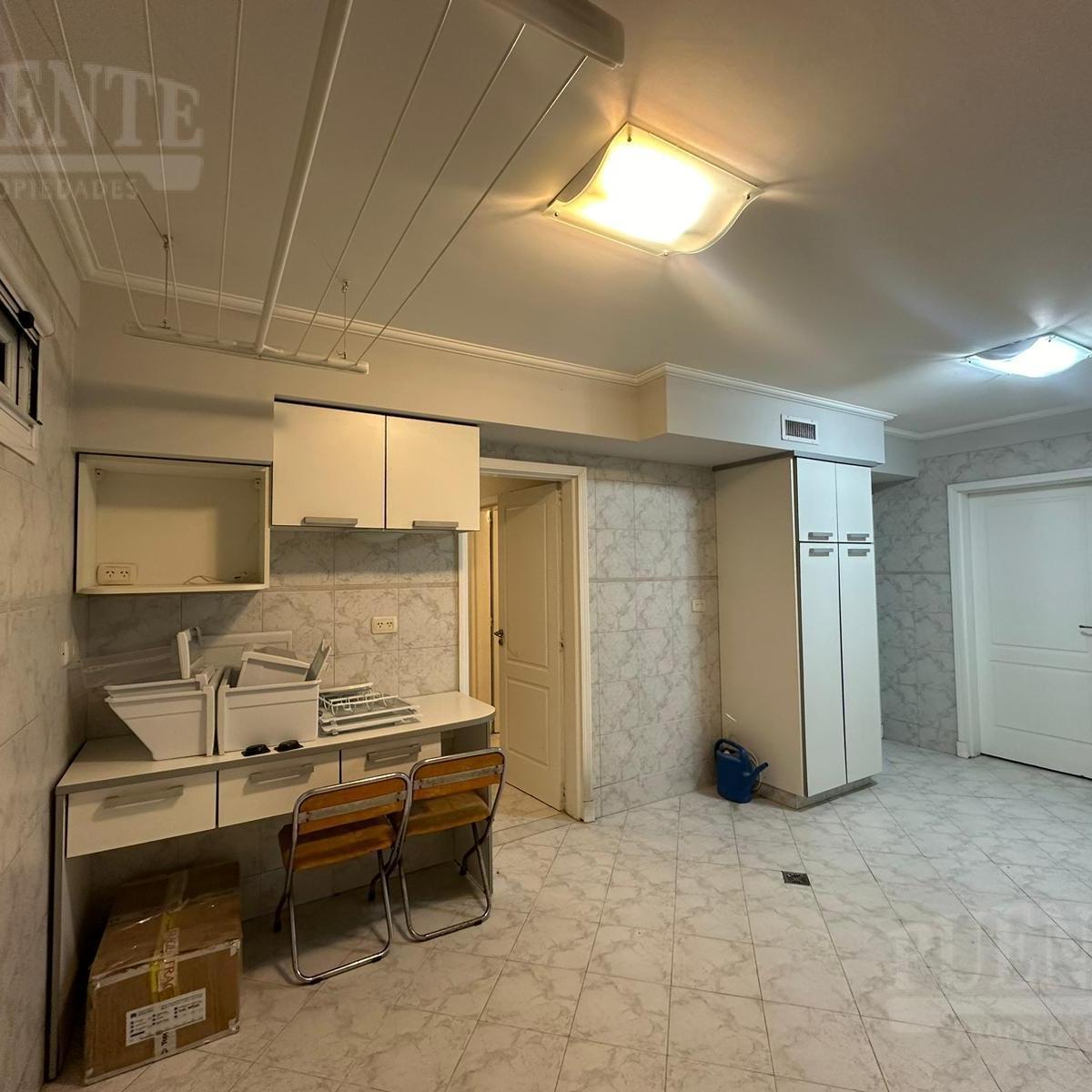 Importante Casa en Venta en Saint Thomas Sur 4 Dorm. Escritorio y Dependencias 4