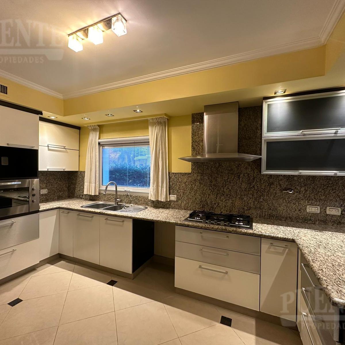 Importante Casa en Venta en Saint Thomas Sur 4 Dorm. Escritorio y Dependencias 1