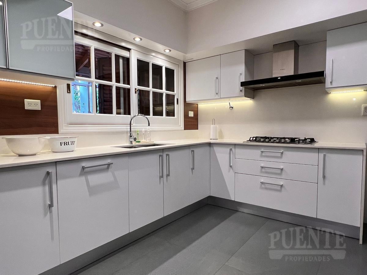 Foto de Chalet de 4 dormitorios, con parque y pileta en la mejor ubicación de, imagen 2
