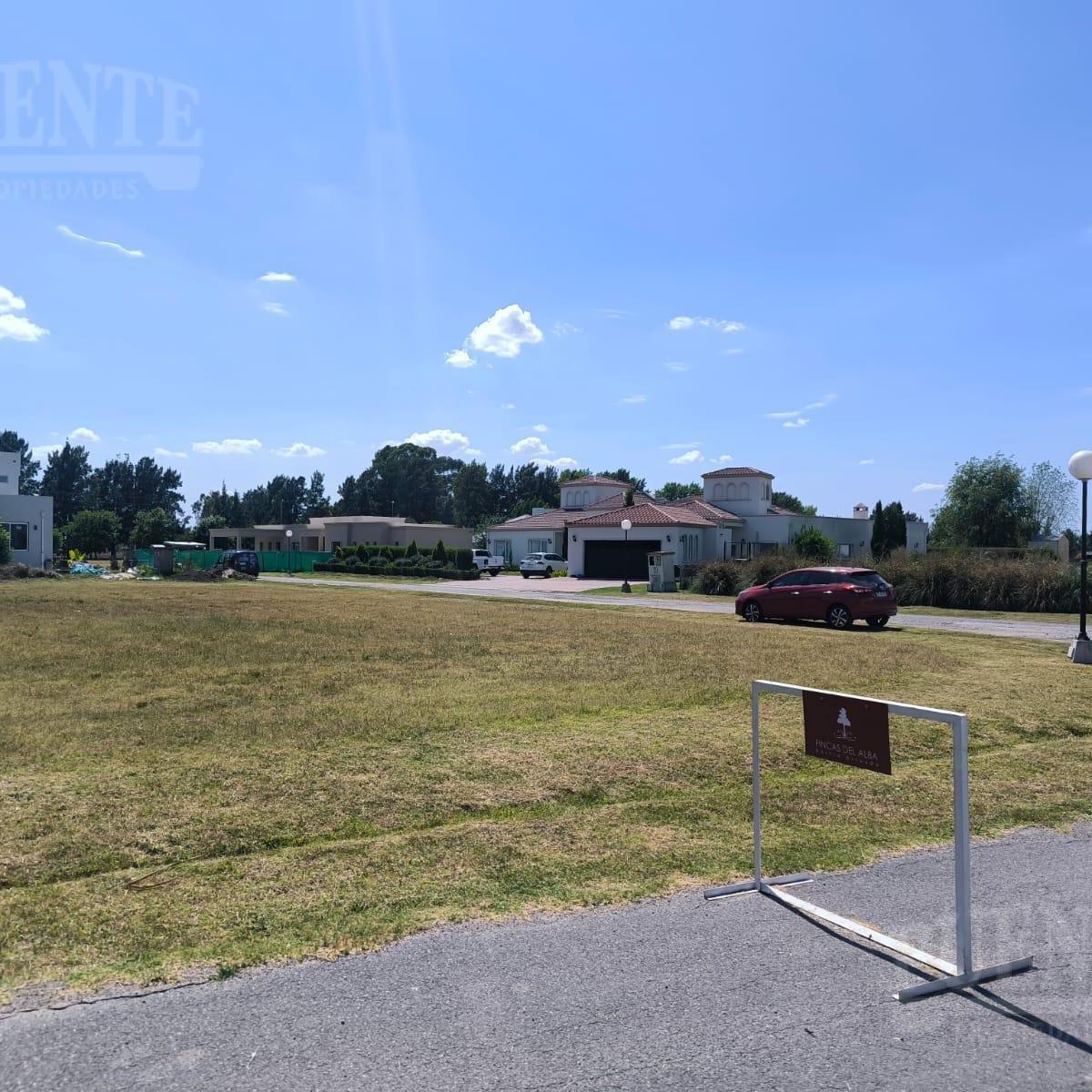 Terreno en Fincas del Alba en Esquina
