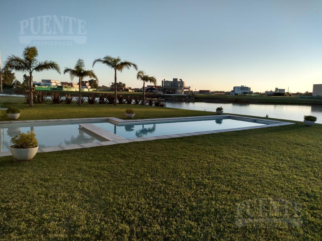 Foto de Casa en venta en Horizontes al Sur con Fondo al Lago, imagen 4
