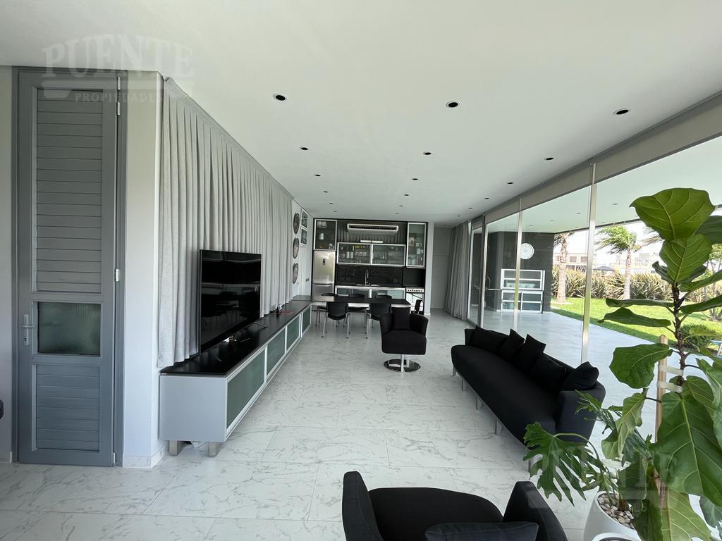 Foto de Casa en venta en Horizontes al Sur con Fondo al Lago, imagen 3
