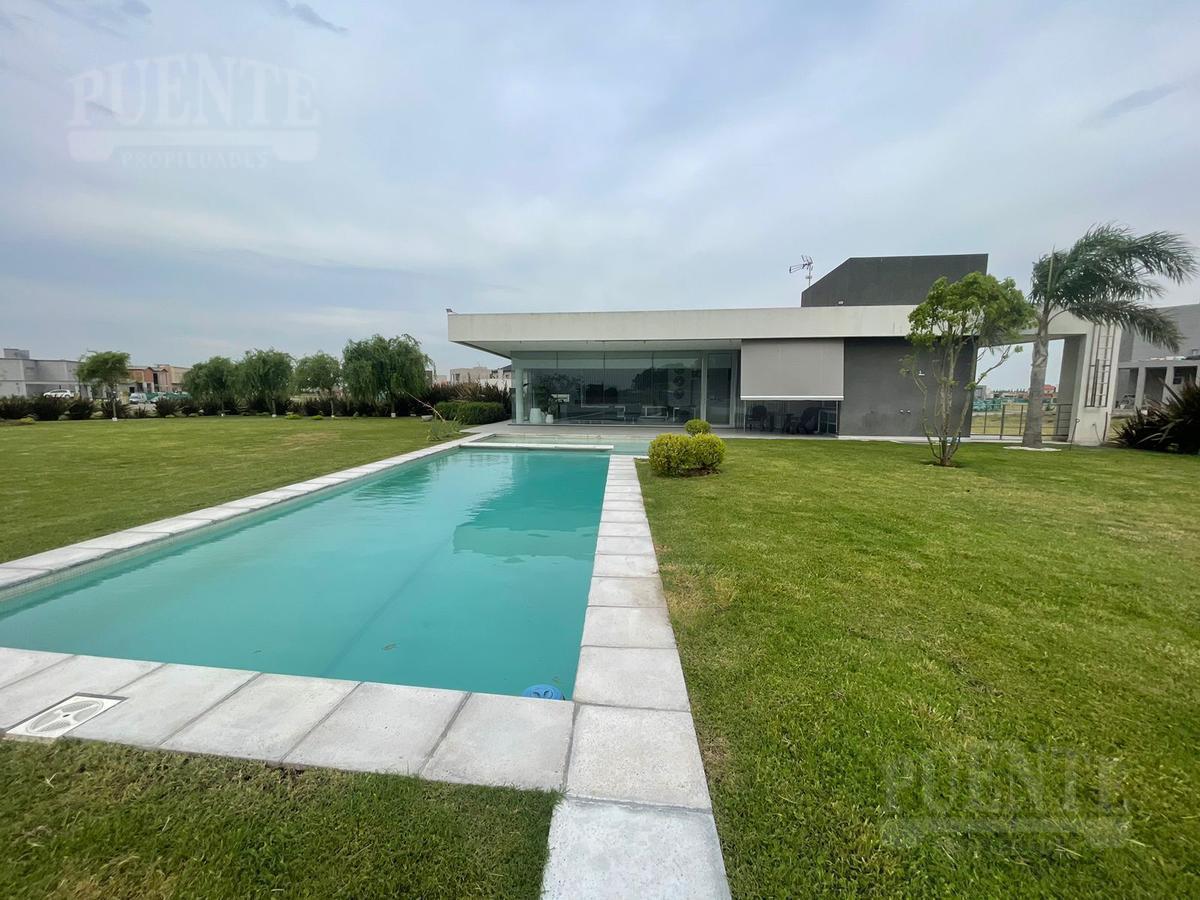 Casa en venta en Horizontes al Sur con Fondo al Lago