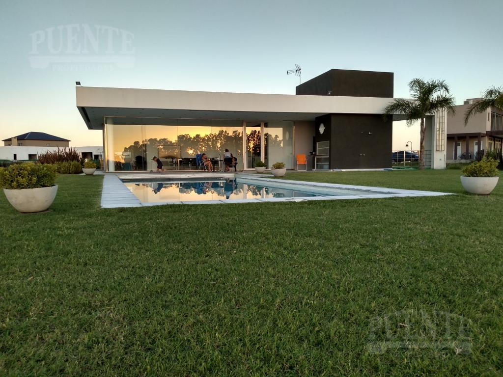 Foto de Casa en venta en Horizontes al Sur con Fondo al Lago, imagen 3