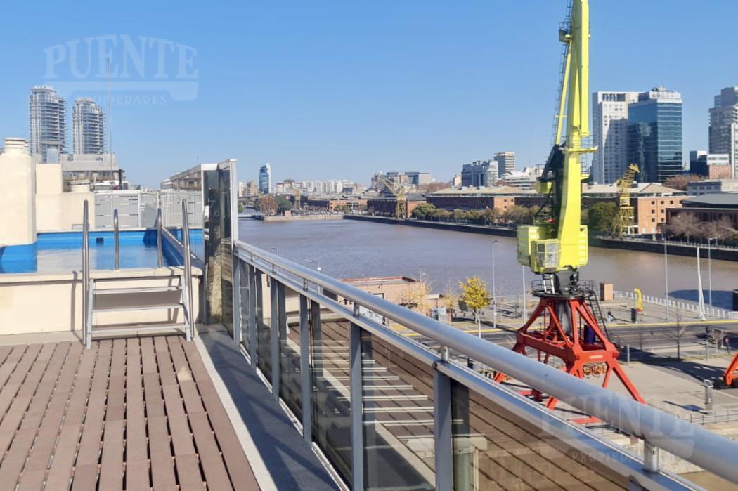 Monoambiente con balcón en venta en la mejor ubicación de Puerto Madero