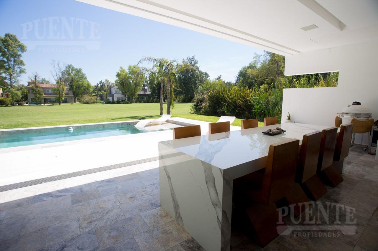 Casa moderna, amueblada, en Saint Thomas