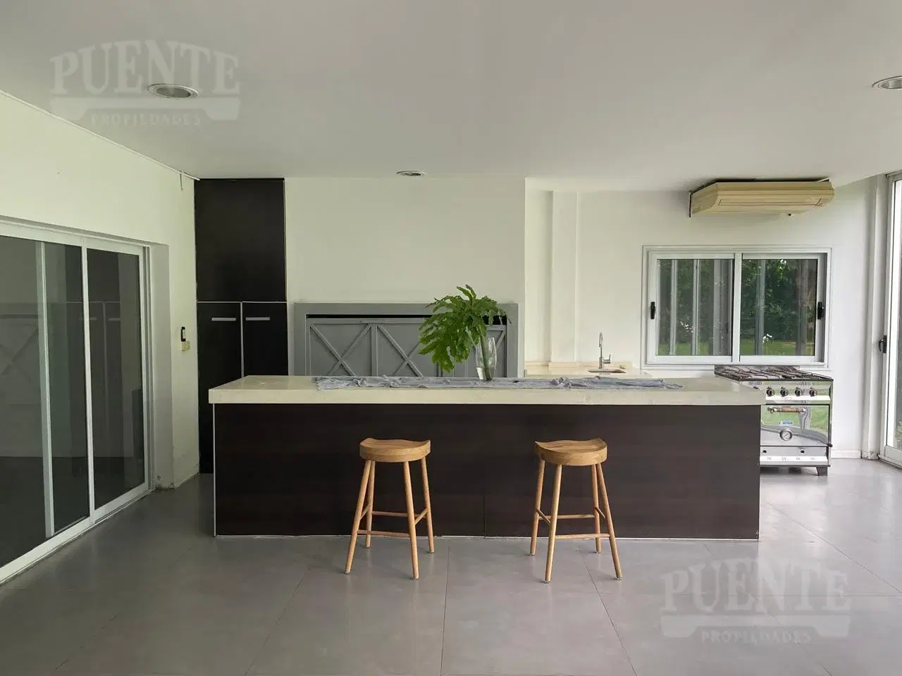 Casa en Campos De Echeverria venta con Renta 2