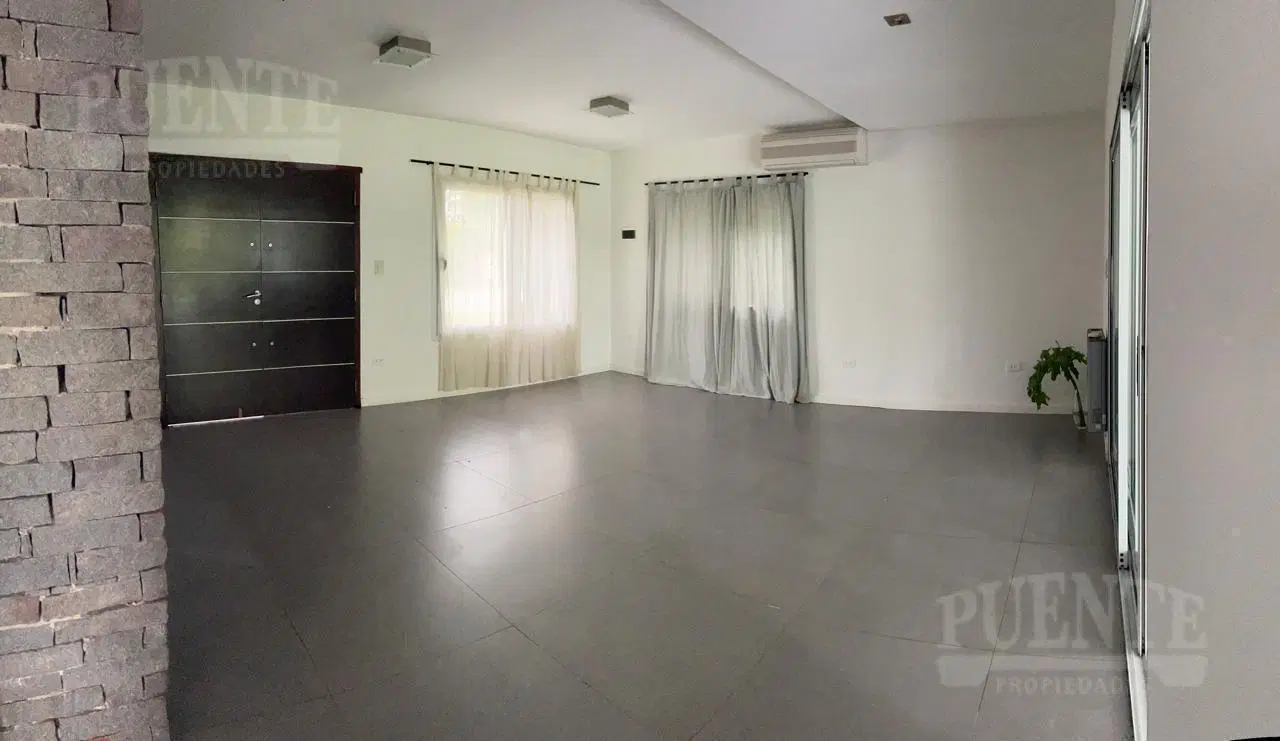 Casa en Campos De Echeverria venta con Renta 4