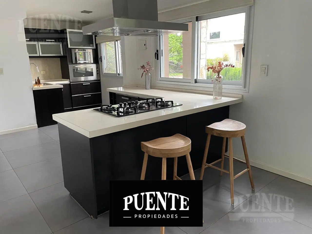 Casa en Campos De Echeverria venta con Renta 1
