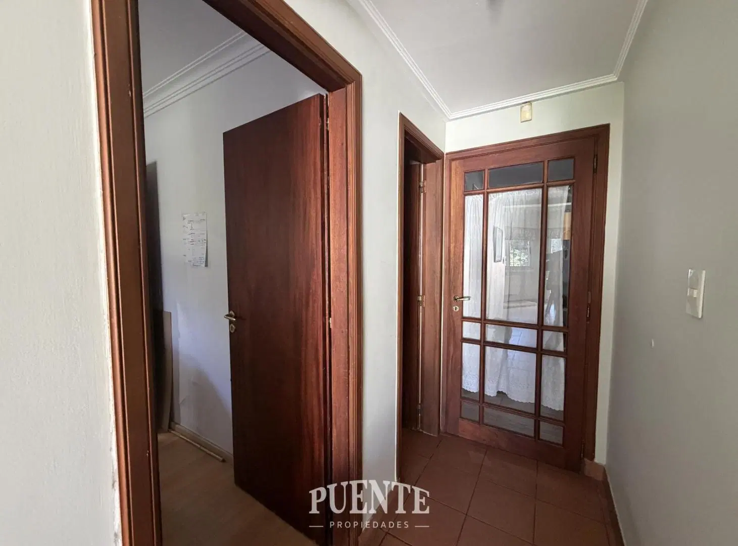Casa en venta 4 dormitorios con garage, parque y piscina en Banfield Este 4