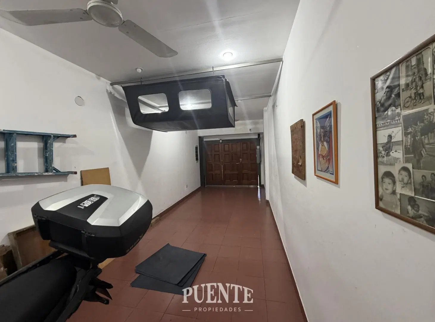 Casa en venta 4 dormitorios con garage, parque y piscina en Banfield Este 2